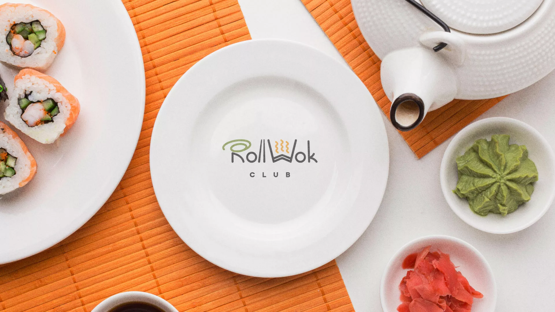 Разработка логотипа и фирменного стиля суши-бара «Roll Wok Club» в Уфе